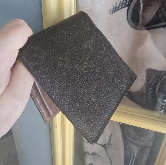 LV wallet - Picture 1 of 8